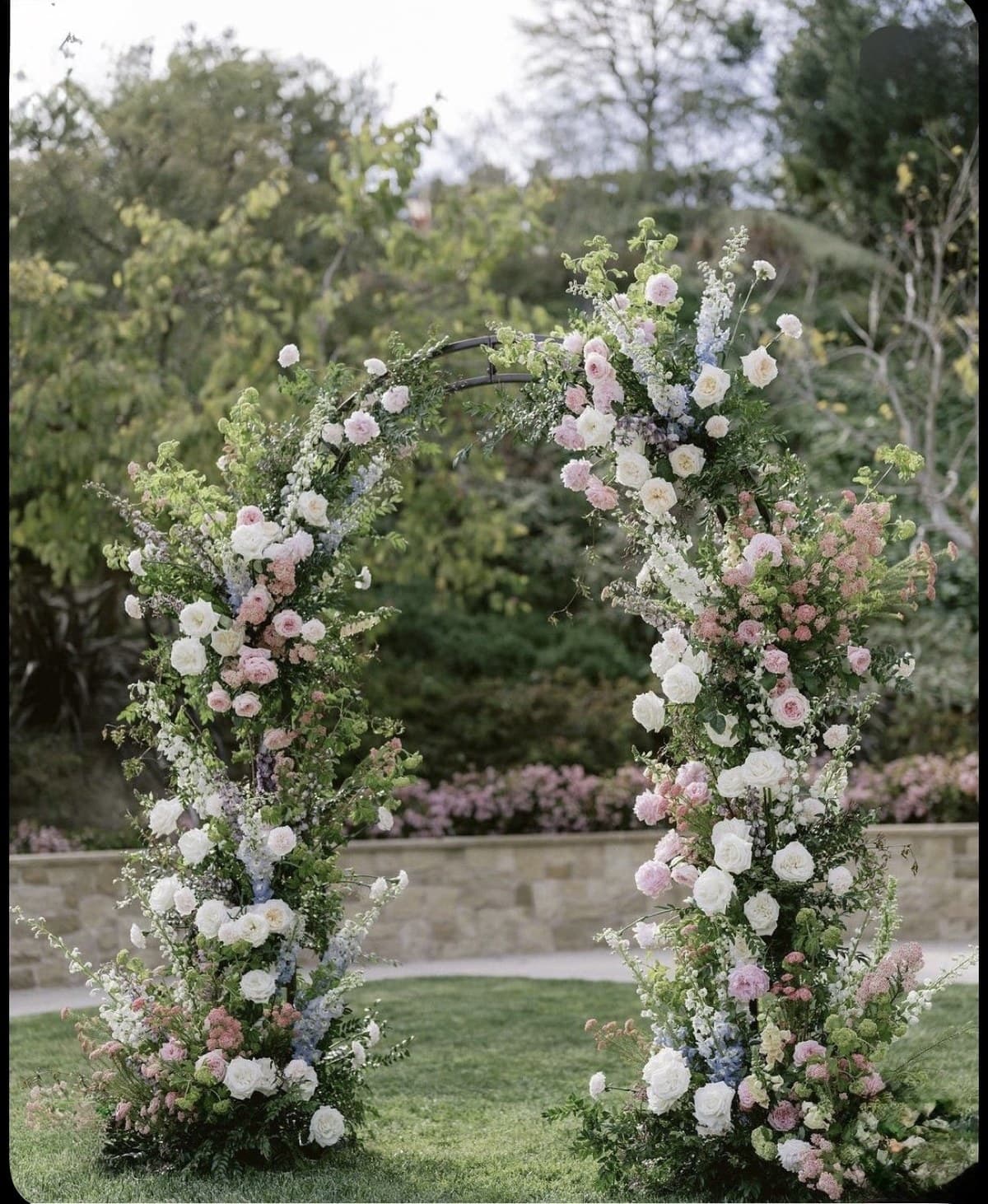 November Wedding Florals in the Phoenix Metro: Trends, Palettes & What to Budget